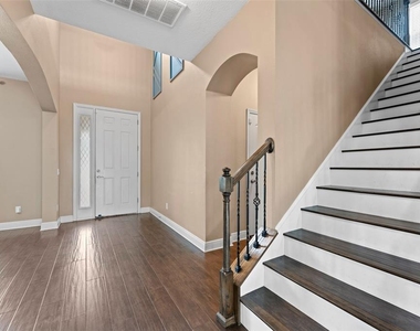 19184 Long Lake Ranch Boulevard - Photo Thumbnail 4