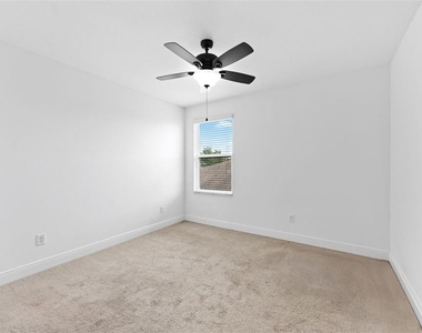 19184 Long Lake Ranch Boulevard - Photo Thumbnail 23