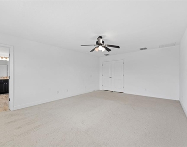 19184 Long Lake Ranch Boulevard - Photo Thumbnail 14