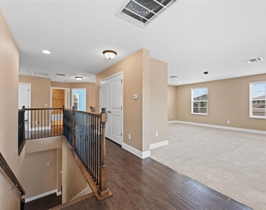 19184 Long Lake Ranch Boulevard - Photo Thumbnail 12