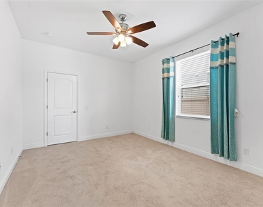 19184 Long Lake Ranch Boulevard - Photo Thumbnail 27