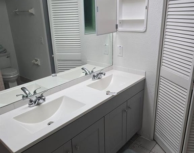 2668 Bentley Drive - Photo Thumbnail 11