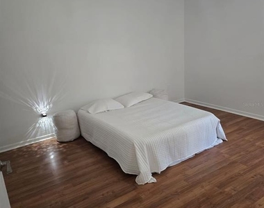 2668 Bentley Drive - Photo Thumbnail 7
