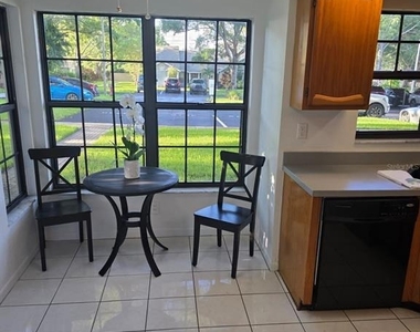 2668 Bentley Drive - Photo Thumbnail 4