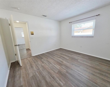 3101 Egret Terrace - Photo Thumbnail 20