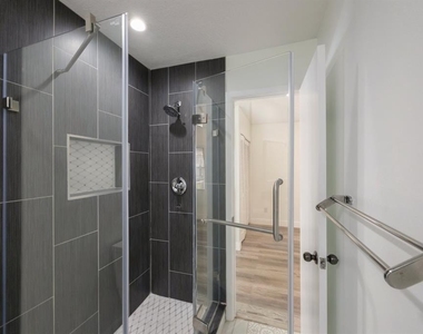 16132 Country Crossing Drive - Photo Thumbnail 21