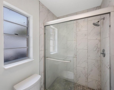 16132 Country Crossing Drive - Photo Thumbnail 13