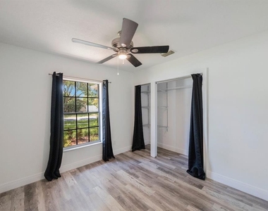 16132 Country Crossing Drive - Photo Thumbnail 23