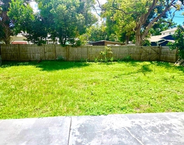 806 W West Street - Photo Thumbnail 19
