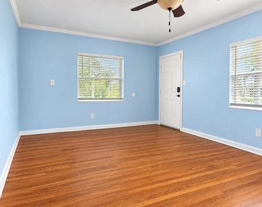806 W West Street - Photo Thumbnail 1