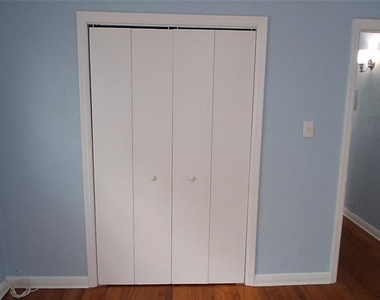 806 W West Street - Photo Thumbnail 14