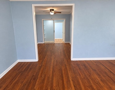 806 W West Street - Photo Thumbnail 3