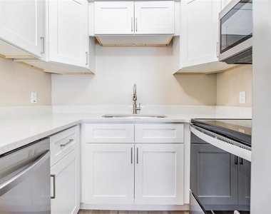6740 Carnelian Avenue - Photo Thumbnail 8