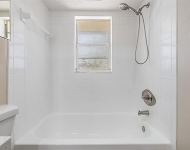 6740 Carnelian Avenue - Photo Thumbnail 16