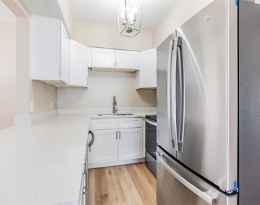6740 Carnelian Avenue - Photo Thumbnail 11