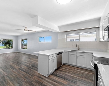 1949 Edgewater Drive - Photo Thumbnail 10
