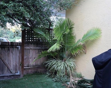 1009 Sumner Blvd Boulevard - Photo Thumbnail 5