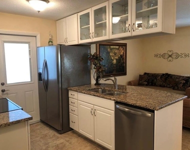 1009 Sumner Blvd Boulevard - Photo Thumbnail 10