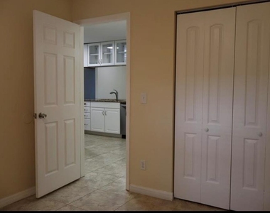 1009 Sumner Blvd Boulevard - Photo Thumbnail 6
