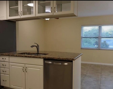 1009 Sumner Blvd Boulevard - Photo Thumbnail 1