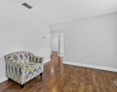 4421 W Iowa Avenue - Photo Thumbnail 14