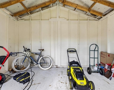 4421 W Iowa Avenue - Photo Thumbnail 34