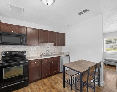 4421 W Iowa Avenue - Photo Thumbnail 10