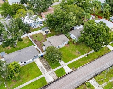 4421 W Iowa Avenue - Photo Thumbnail 36