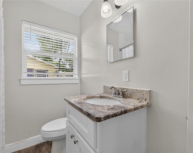 4421 W Iowa Avenue - Photo Thumbnail 16