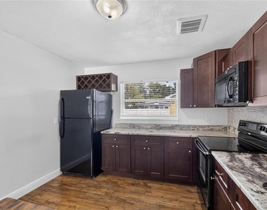 4421 W Iowa Avenue - Photo Thumbnail 11