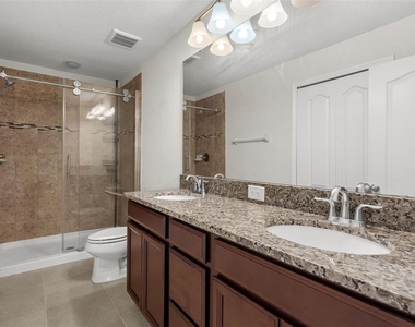 5179 Bay Isle Circle - Photo Thumbnail 17