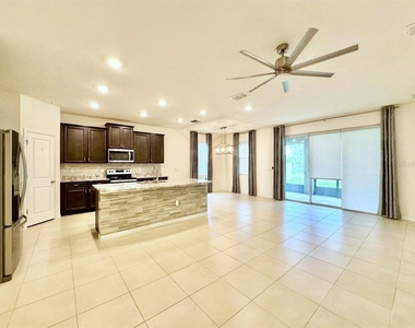 12544 Shining Willow Street - Photo Thumbnail 20