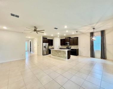 12544 Shining Willow Street - Photo Thumbnail 17