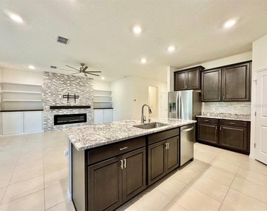 12544 Shining Willow Street - Photo Thumbnail 24