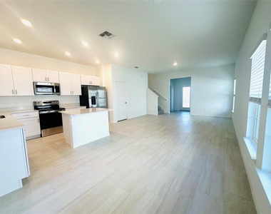 10812 Itchetucknee Way - Photo Thumbnail 11