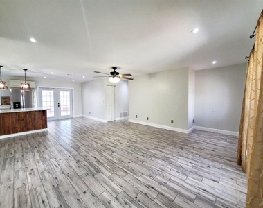 6832 Swain Avenue - Photo Thumbnail 11