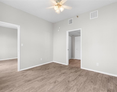 411 1st Avenue N - Photo Thumbnail 14