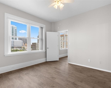 411 1st Avenue N - Photo Thumbnail 15