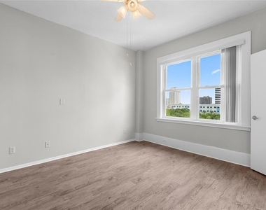 411 1st Avenue N - Photo Thumbnail 12