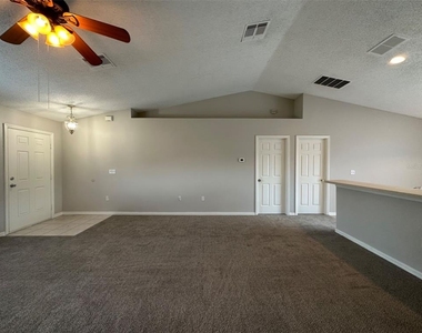 625 Llama Drive - Photo Thumbnail 4