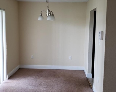 4727 S Texas Avenue - Photo Thumbnail 4