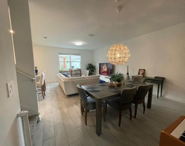 3092 Addison Boulevard - Photo Thumbnail 14