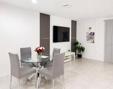 6597 Druid Way - Photo Thumbnail 4