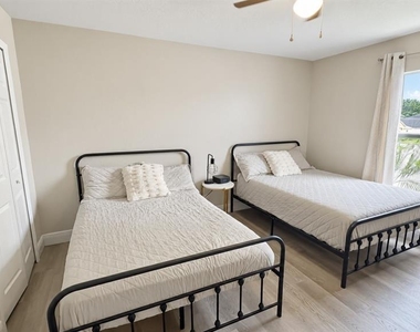 913 Turnstone Lane - Photo Thumbnail 20