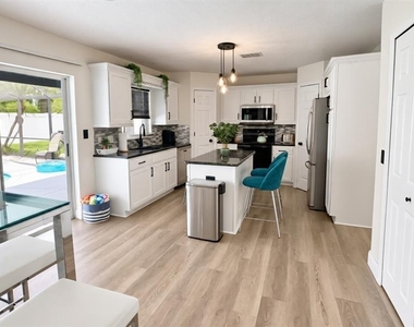 913 Turnstone Lane - Photo Thumbnail 8