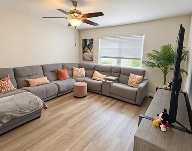 913 Turnstone Lane - Photo Thumbnail 13