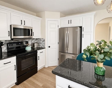 913 Turnstone Lane - Photo Thumbnail 10