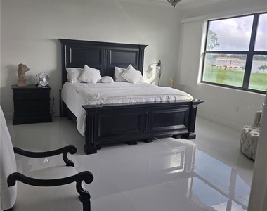 531 Sanctuary Boulevard - Photo Thumbnail 5