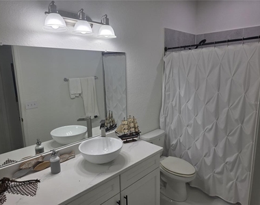 531 Sanctuary Boulevard - Photo Thumbnail 13