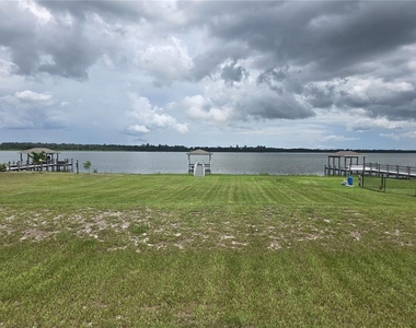 531 Sanctuary Boulevard - Photo Thumbnail 18